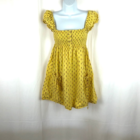 Forever 21 Tops - Forever 21 Cotton floral puff sleeve top pockets M